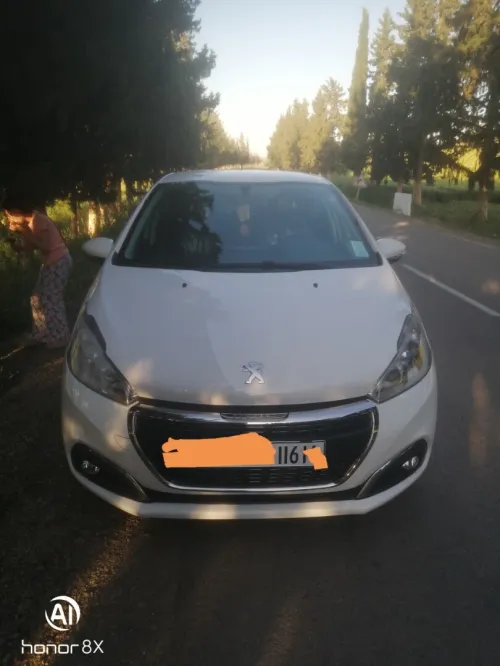 Peugeot 208 2016 Allure Facelift