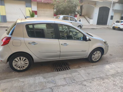 Renault Clio 3 2011 Night and Day