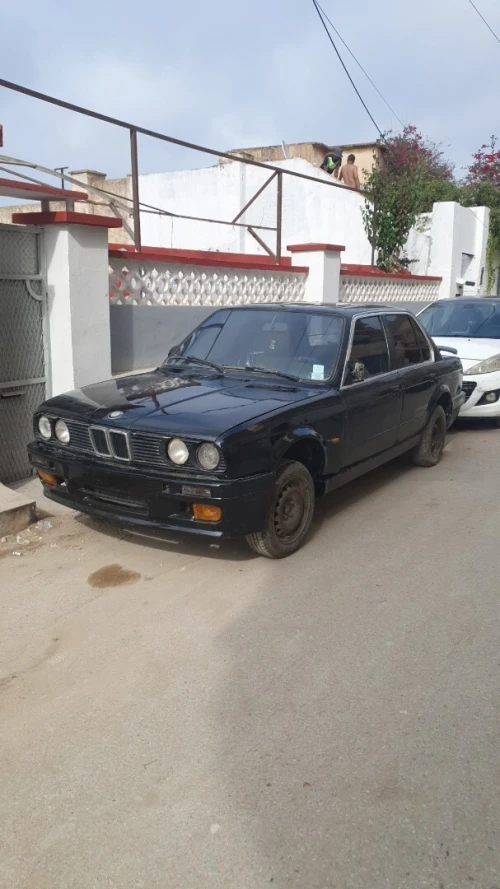 BMW E30 1987 320i