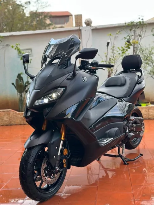 Yamaha Tmax 562 dark magma 2024