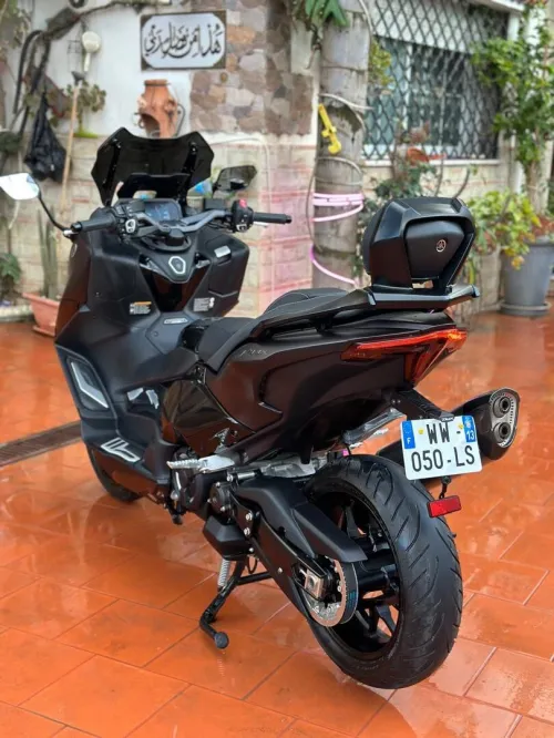 Yamaha Tax 562 dark magma 2024