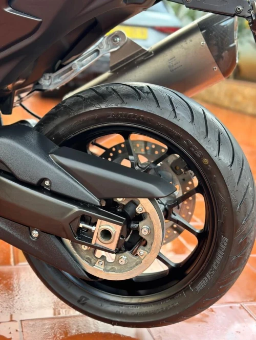 Yamaha Tax 562 dark magma 2024