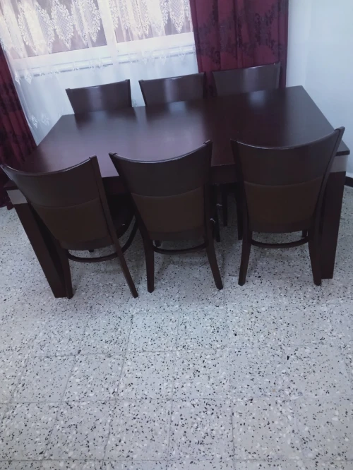 Bahut , table basse et table salle a manger 
