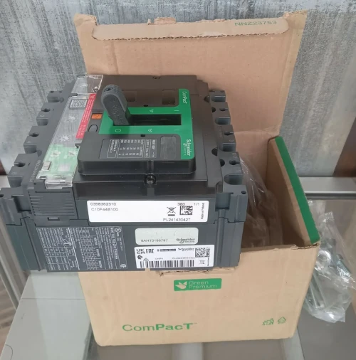 Disjoncteur différentiel Schneider Electric NSX100F MicroLogic 4.2AB 100A
