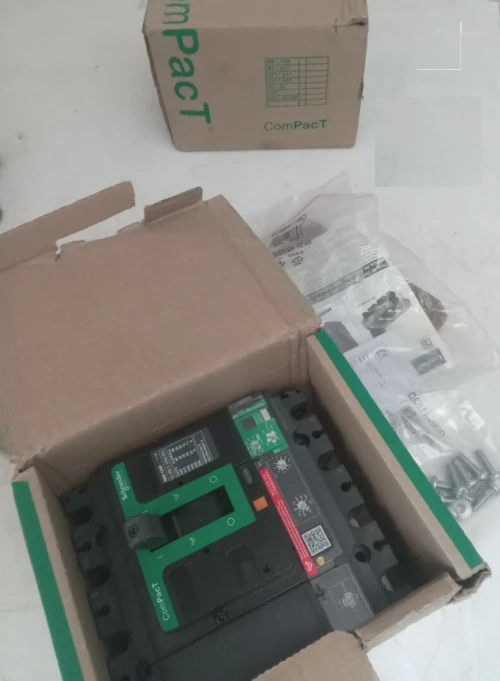 Disjoncteur différentiel Schneider Electric NSX100F MicroLogic 4.2AB 100A