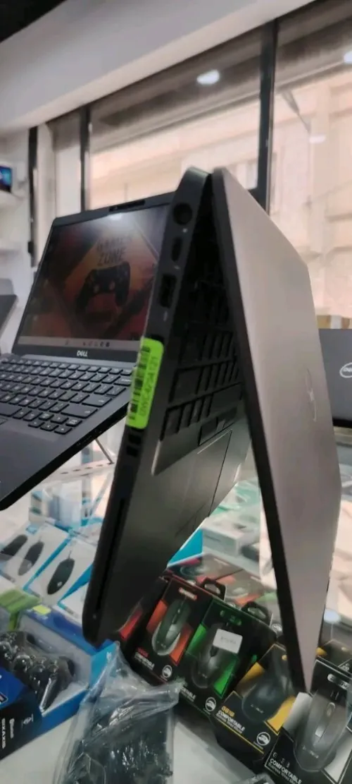 Dell latitude 5400  tactile i5-8 éme vpro 16/256
