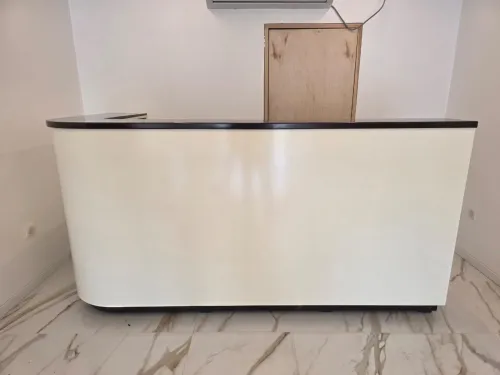 Bureau d'accueil/réception