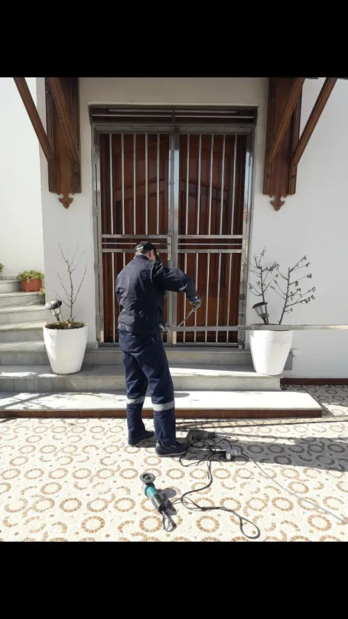 BALCONS ET PORTAIL INOX ET VERRE