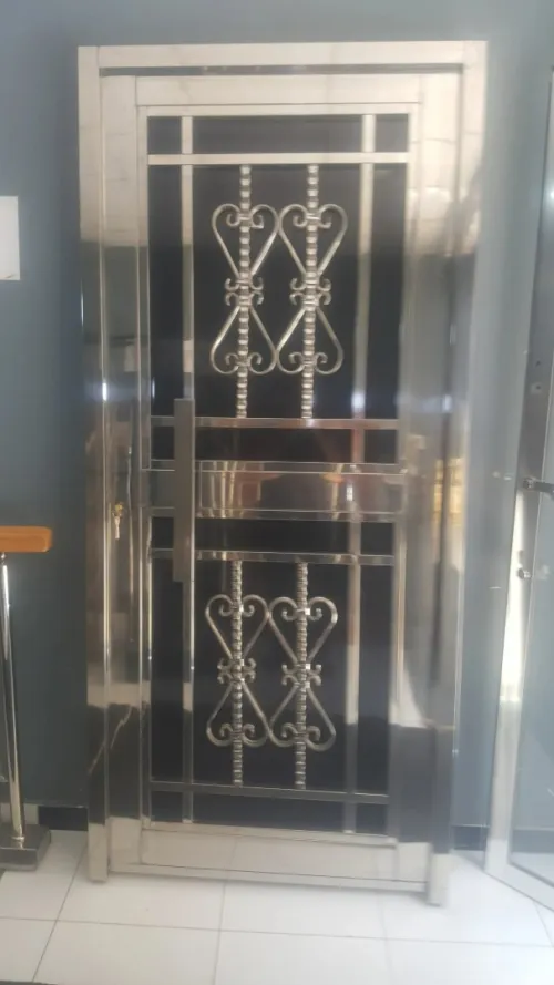 BALCONS ET PORTAIL INOX ET VERRE