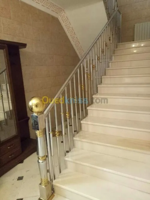 ESCALIER COLIMACON ET DROIT INOX ET BOIS