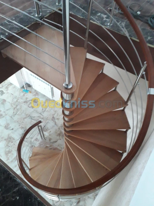 ESCALIER COLIMACON ET DROIT INOX ET BOIS