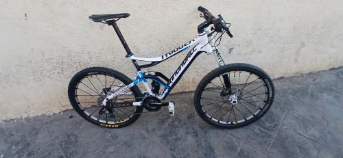 Vélo vtt moto sorpion trottinette