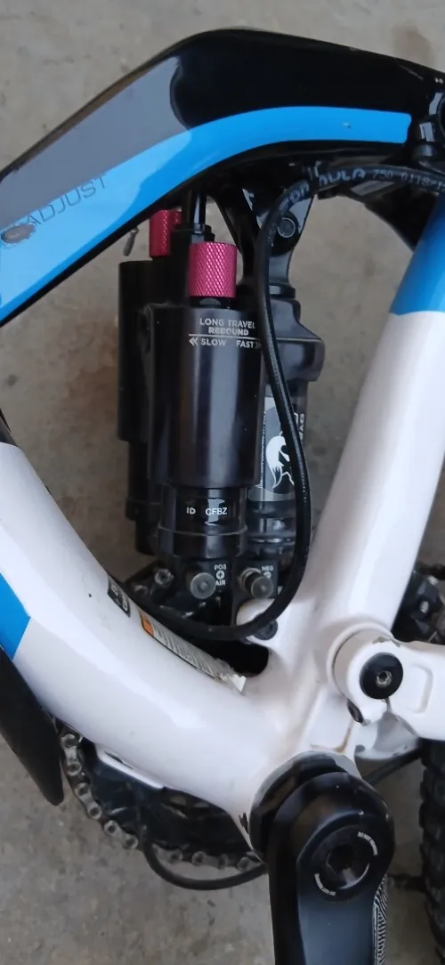 Vélo vtt moto sorpion trottinette