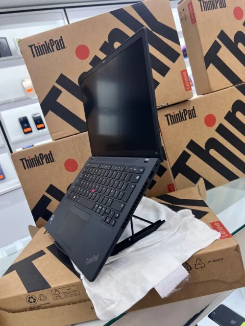 LENOVO T14  I7-13TH 14'' 32RAM 256SSD I7-13TH  INTEL IRIS XE  GRAPHICS NEUF BOÎTE SCELLÉE 