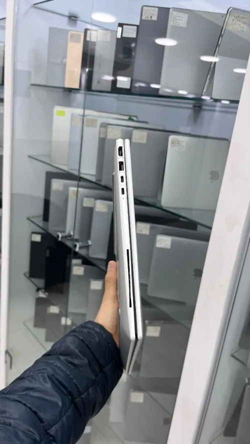 HP ELITEBOOK 840 G10 14'' FHD TACTILE i7-13TH 32RAM 512SSD INTEL IRIS XE  BATTERIE +4 HEURES