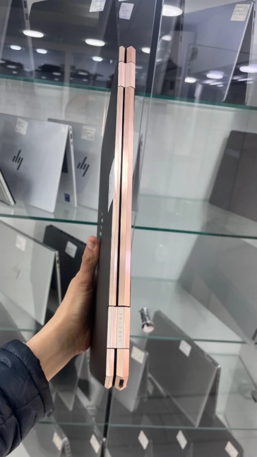 HP SPECTRE  I7-1185G7 15.6'' TACTILE 16RAM 512SSD IRIS XE  BATTERIE + 5 HEURES EXCELLENT ETAT A2-2