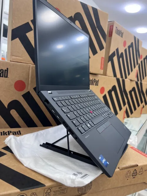 LENOVO T14  I7-13TH 14'' 32RAM 256SSD I7-13TH  INTEL IRIS XE  GRAPHICS NEUF BOÎTE SCELLÉE 