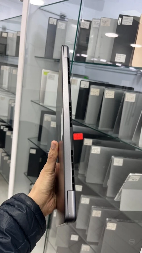 MACBOOK PRO  2025 M4 14'' 16RAM 512 SSD BATTERIE 100% ÉTAT NEUF