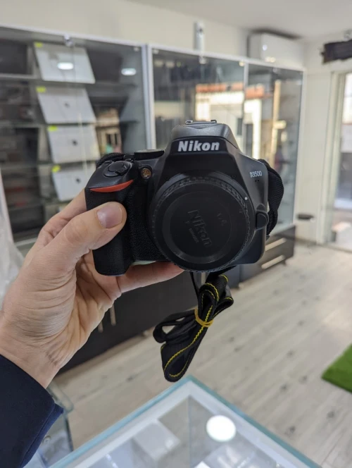 NIKON d3500