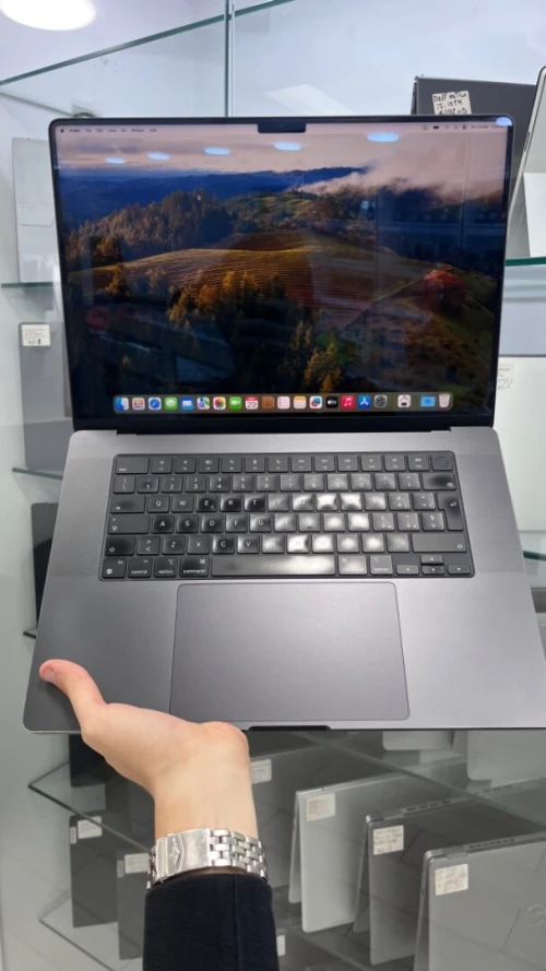 MACBOOK PRO M3 PRO 2023 16'' 36RAM 512 SSD BATTERIE 95%