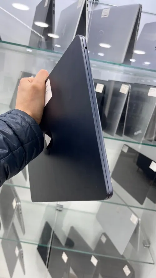 MACBOOK AIR  2024 M3 13.6'' 16RAM 256 SSD BATTERIE 99%