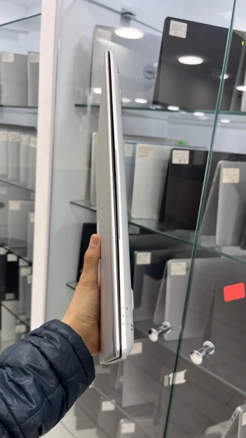 HP ELITEBOOK 745  G6 Ryzen 5 PRO 3500U AMD VEGA 08  14'' FHD  RAM 256SSD BATTERIE +3 HEURES