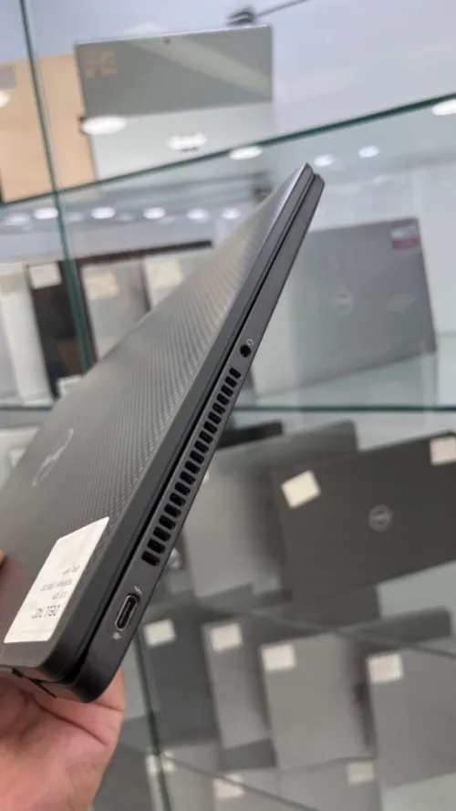DELL LATITUDE FINITION CARBON  I5-12TH 16RAM 256SSD INTEL IRIS XE GRAPHICS BATTERIE +4 HEURES
