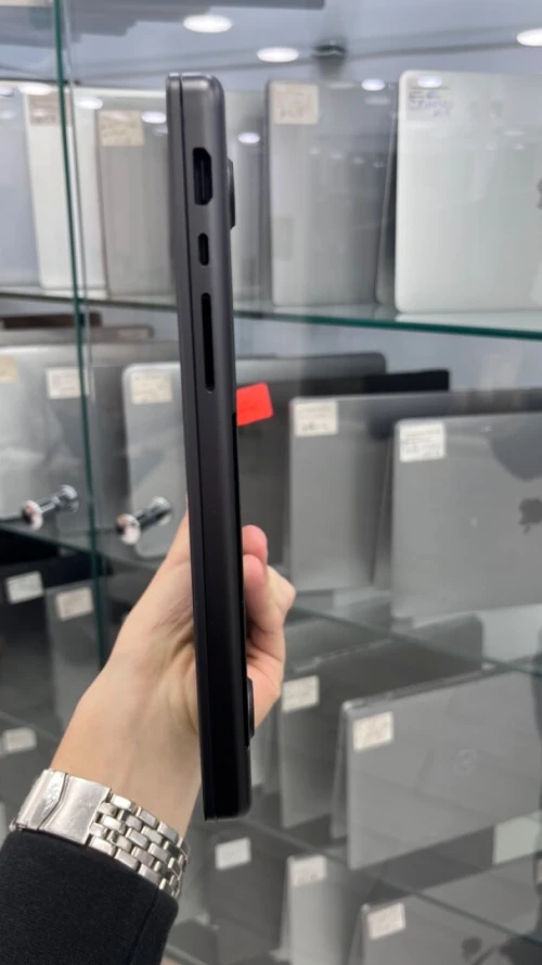 MACBOOK PRO M4 PRO 2025 14'' 24RAM 1 TBSSD CYCLE 28 BATTERIE 100%