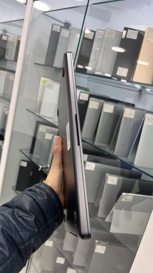 MACBOOK PRO  2025 M4 14'' 16RAM 512 SSD BATTERIE 100% ÉTAT NEUF