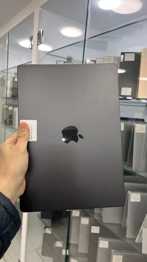 MACBOOK PRO  2025 M4 14'' 16RAM 512 SSD BATTERIE 100% ÉTAT NEUF