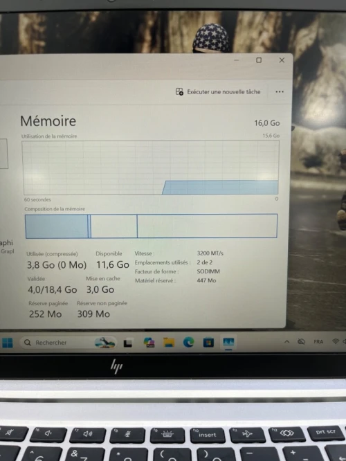 HP ELITEBOOK 845 G8 AMD Ryzen 5 PRO 5650U  16RAM 256SSD 14'' FHD BATTERIE +3.5 HEURES AMD RADEON  TRÈS  BON ÉTAT GARANTIE 06 MOIS