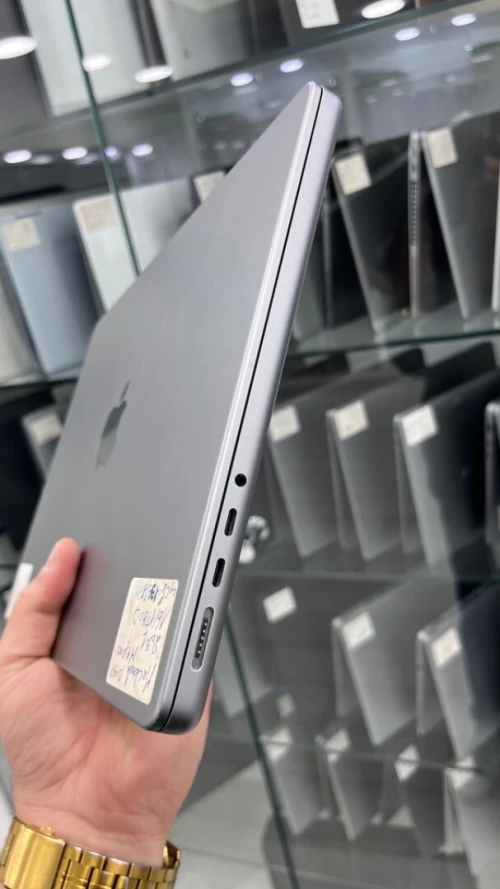 MACBOOK PRO 2021 M1 PRO 14'' 16RAM 1 TB