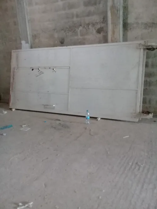 porte en fer pour hangar