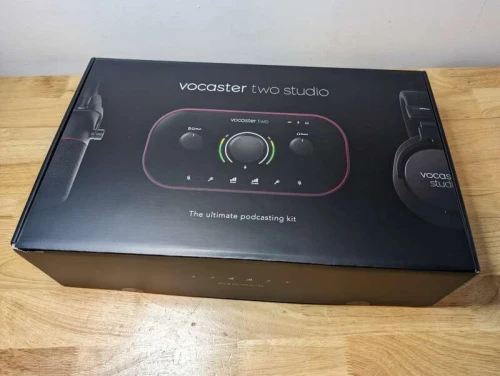 Focusrite Vocaster Two Studio Podcasting Kit