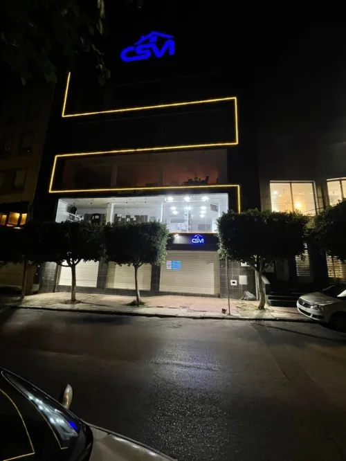Revêtement façades & Enseignes Lumineuses Sur Mesure
