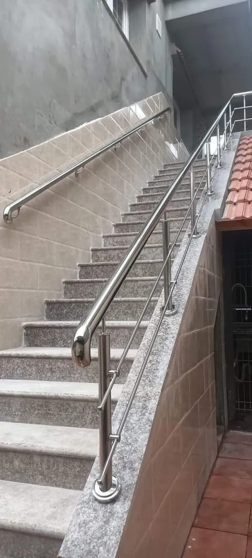 تركيب درابيز اينوكس Rampe d escalier
