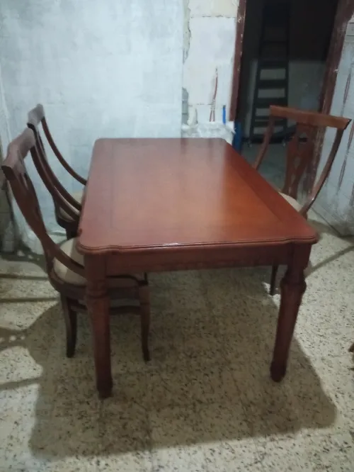 Table salle a manger avec 6 chaises 