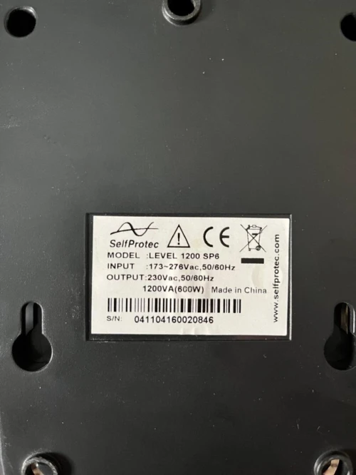 LEVEL1200 SELF PROTECT REGULATEUR AUTOMATIQUE DE TENSION LEVEL 1200 SP6