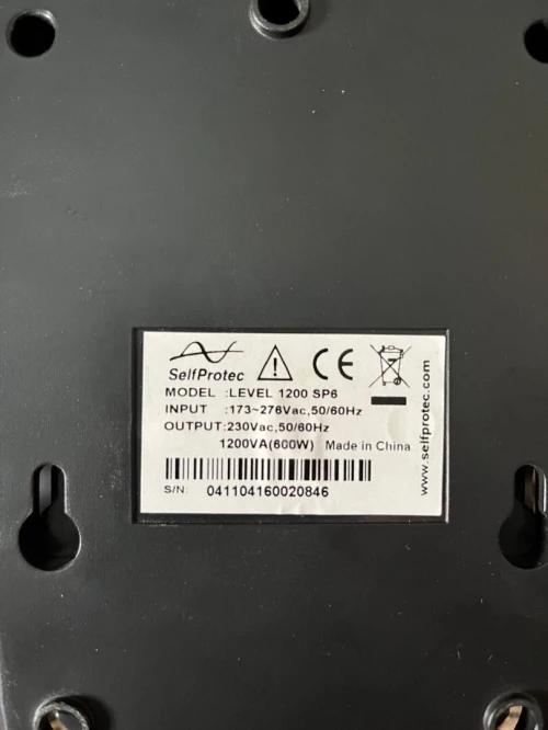 LEVEL1200 SELF PROTECT REGULATEUR AUTOMATIQUE DE TENSION LEVEL 1200 SP6