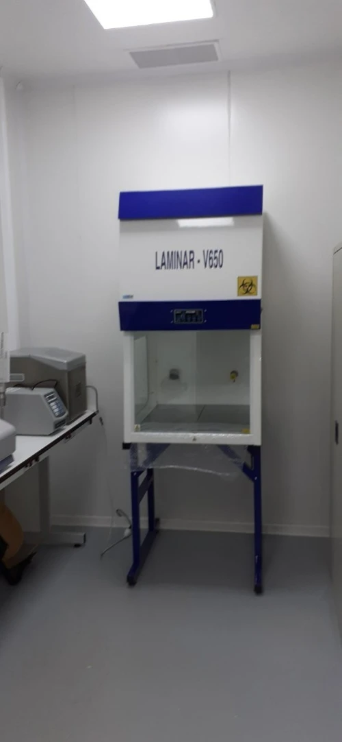 Hotte a flux laminaire vertical pour laboratoire 