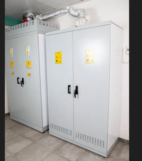 Armoire ventilée pour stockage produits chimiques de laboratoire 