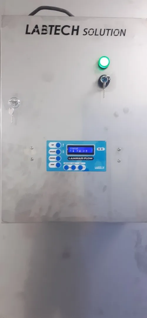 cabine de pesée ( Cabine de prélèvement) laboratoire pharmaceutique 