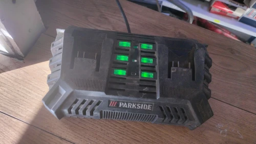 chargeur parkside double