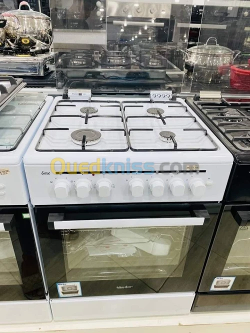 Cuisinière maxtor 4 feux Avec four ventilé 