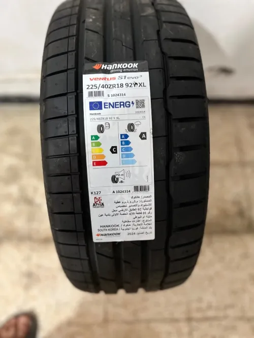 Pneu hankook état neuf jamais utilisé 