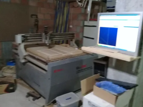 je cherche cette cnc 1212 ULI ou carcasse semblable