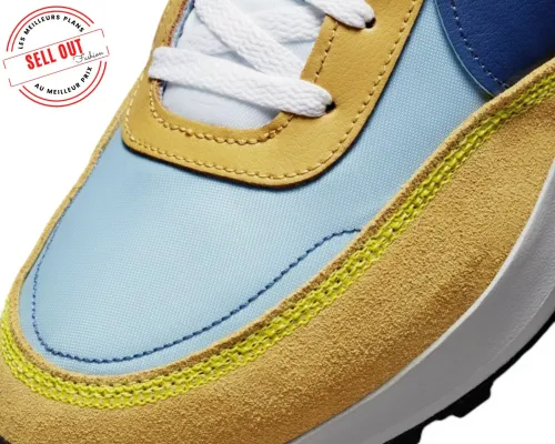 NIKE WAFFLE DEBUT