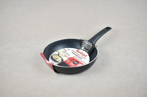 POÊLE TEFAL GENEROUS COOK 24CM  C2780483