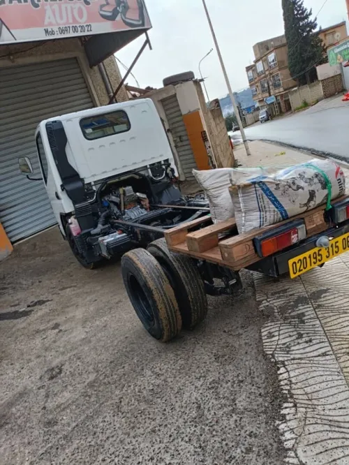 Mitsubishi Fuso canter 2015