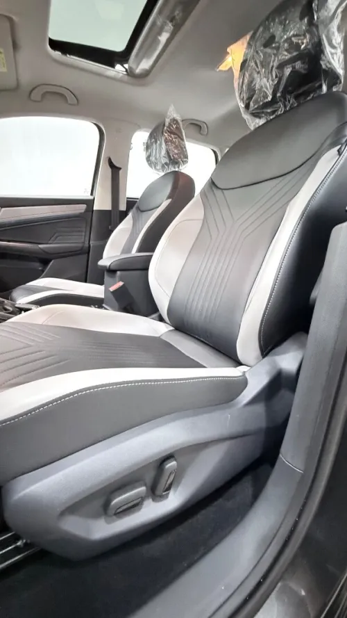 Volkswagen Jetta 2025 Vs5